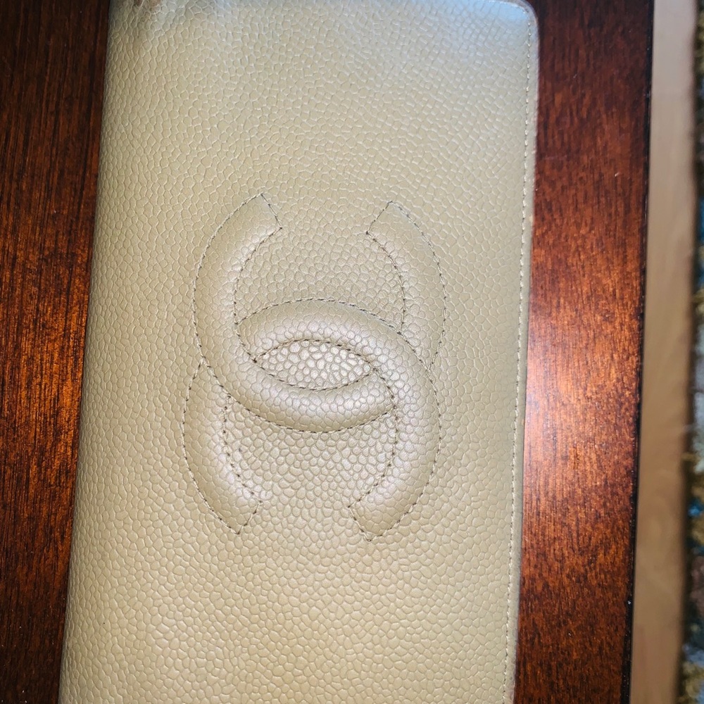 ❌❌❌𝑆𝑂𝐿𝐷❌❌❌Chanel Preowned Caviar Bifold Light Green Wallet